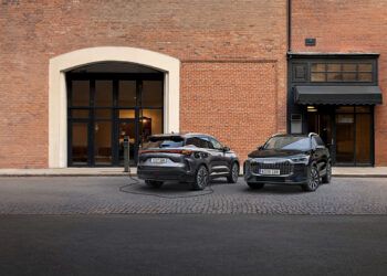 La gama de modelos PHEV de EBRO recibe actualizaciones OTA sin pasar por el taller