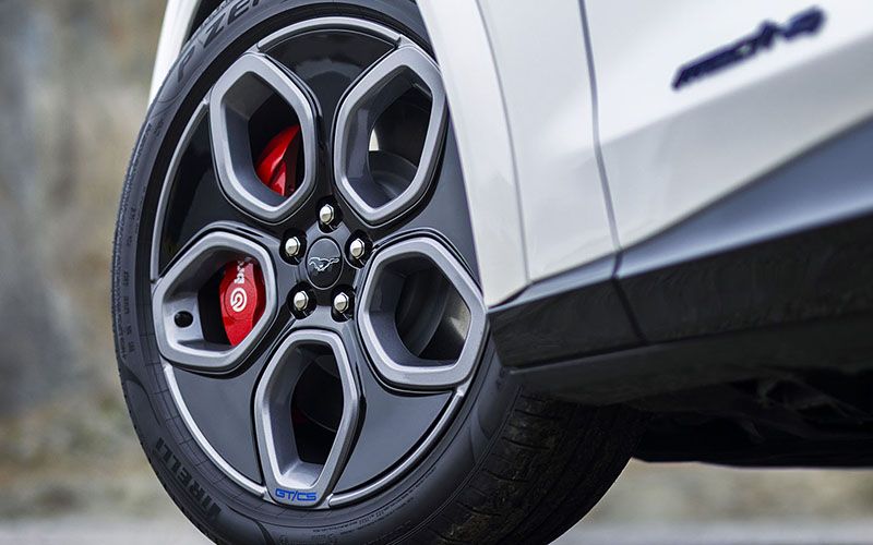 Ford Mustang Mach-E GT California Special llanta Ford Mustang Mach-E GT California Special llanta