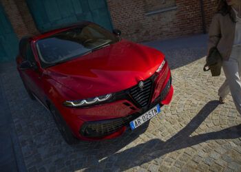 El restyling de este SUV compacto italiano te cautivará: llega el Alfa Romeo Tonale 2026
