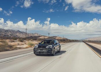 Conociendo un poco más al nuevo SUV eléctrico de Porsche, el Cayenne: así es su sistema de alta tensión