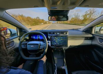 Ford amplía el acceso al sistema BlueCruise de conducción sin manos en autopista
