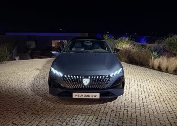 Primera prueba del Peugeot e-308: ilumina su mirada