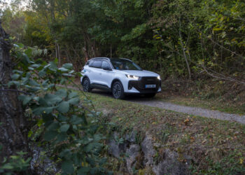 Hasta el infinito y más allá: está es la autonomía que ha conseguido este SUV PHEV sin parar
