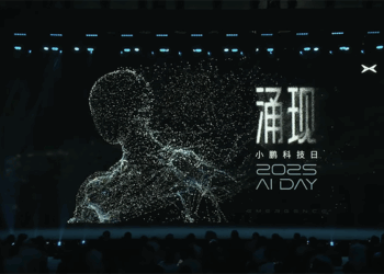 Xpeng saca la artillería y presenta su futuro: robotaxis, humanoides, coches eléctricos y voladores