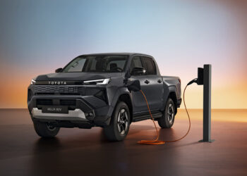 Llega el Toyota Hilux 100% elรฉctrico, el superventas de la marca nipona apuesta por la multitecnologรญa