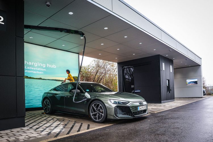 Audi Hub Recarga Dusseldorf RS e-tron GT Audi Hub Recarga Dusseldorf RS e-tron GT
