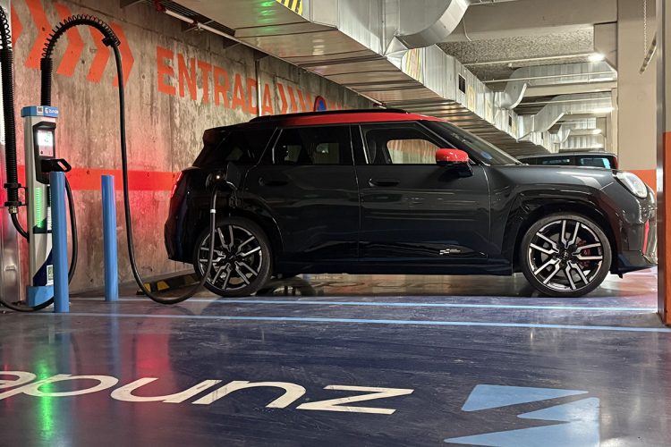 MINI John Cooper Works Aceman Zunder carga MINI John Cooper Works Aceman Zunder carga