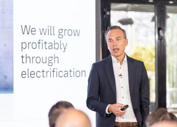 Erik Severinson, CCO de Volvo: «Los clientes deciden mucho más que la Comisión en Bruselas»