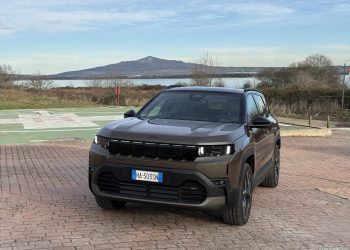Conducimos el nuevo Jeep Compass 2025, un SUV que sigue siendo diferente