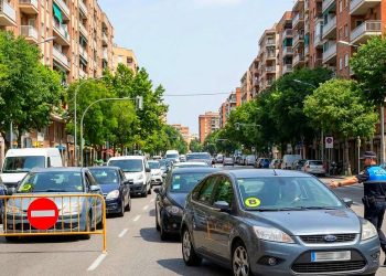 El nuevo plan de calidad del aire pone fecha de caducidad a los coches con etiqueta B, impidiendo su paso en episodios de contaminación desde ahora y totalmente en 2028