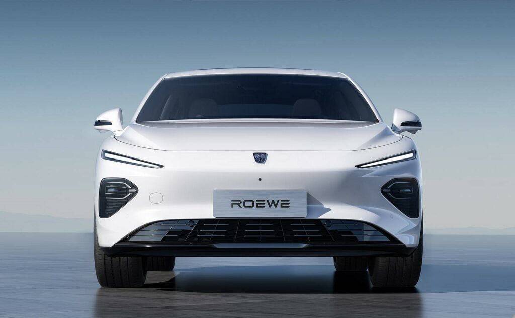 El Roewe D7 DMH marca un nuevo máximo de eficiencia al cubrir más de 2.200 kilómetros en un trayecto sin paradas