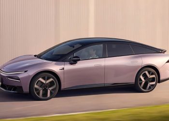 Xpeng P7+, la marca china acelera su ofensiva eléctrica en Europa con la nueva versión de este sedán