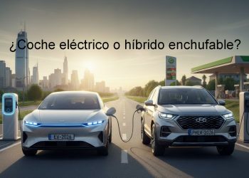 Para decidir entre coche eléctrico o híbrido enchufable, es vital calcular el coste por kilómetro y el acceso real a puntos de carga este año