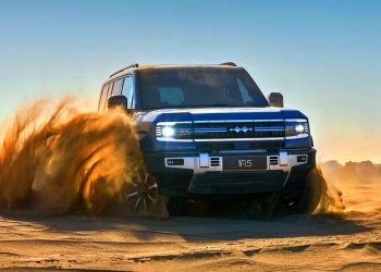 El nuevo Denza B5 llama la atención por contar con un sistema mecánico que entrega 680 CV de potencia y permite recorrer más de 1.000 kilómetros sin necesidad de parar a repostar