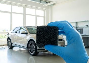 Material Graphene MesoSponge para crear baterías eternas de coches eléctricos