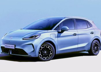 La bicefalia del MG4: un restyling para el superventas y nueva versión como puerta de entrada a la gama