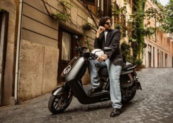 NIU regresa a España con una nueva estrategia para volver a liderar el scooter eléctrico