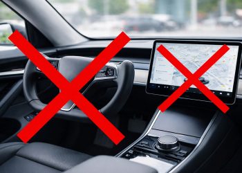 China prohíbe el volante de media circunferencia y exige el uso de botones físicos