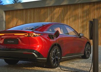 No es 100% eléctrico, pero Europa lo castiga igual: el Mazda que ha caído en la ‘trampa’ de los aranceles