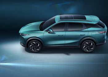 Llega a España el 7 SHS: 1.200 km de autonomía, 8 años de garantía y un precio rompedor de 32.990 euros