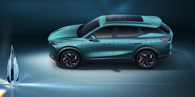 Llega a España el 7 SHS: 1.200 km de autonomía, 8 años de garantía y un precio rompedor de 32.990 euros