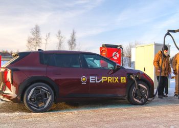 El Kia EV4 demuestra una resistencia sorprendente al frío extremo logrando recorrer casi cuatrocientos kilómetros bajo cero sin apenas despeinarse.