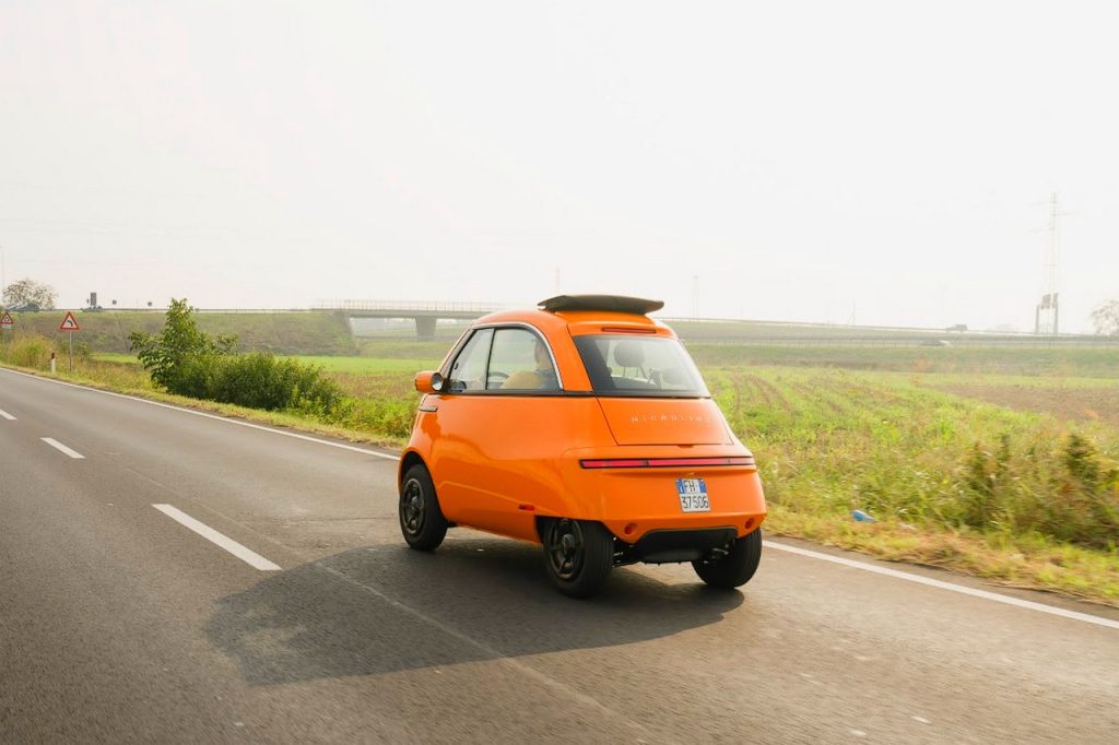 El nuevo sistema de créditos verdes ignora a los microcoches eléctricos, impidiéndoles vender sus cuotas de emisiones a otras empresas.