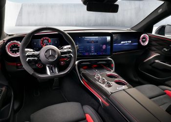 Mercedes-AMG enseña el interior de su nuevo GT 4 Puertas y deja un mensaje claro