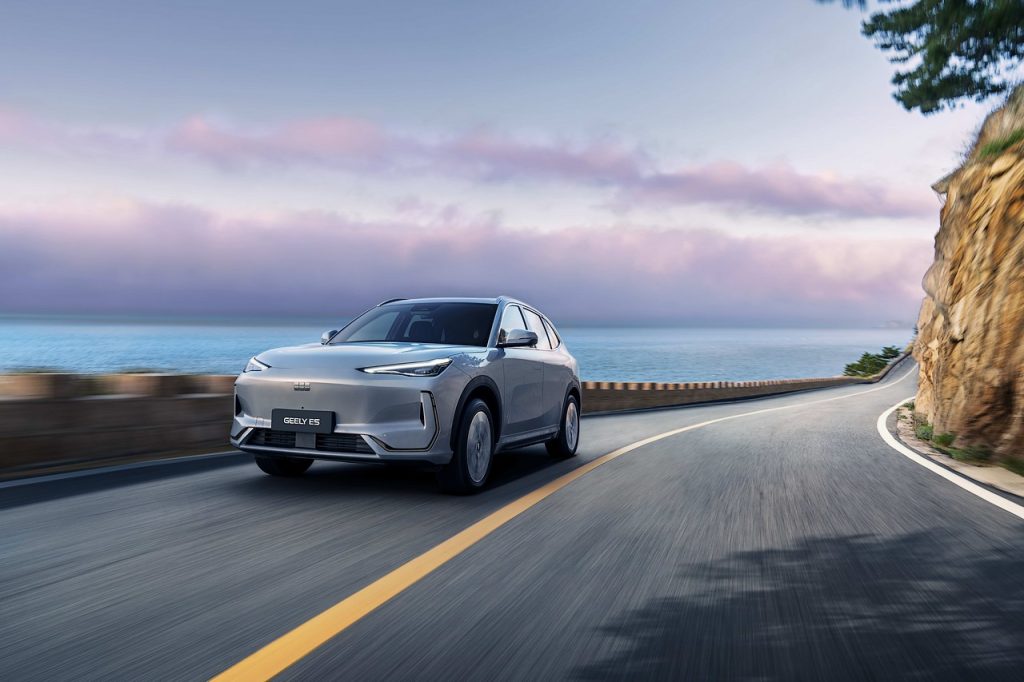 La presencia de Geely Auto en España supone la introducción de dos SUV eléctricos de última generación y sistemas híbridos de gran autonomía.