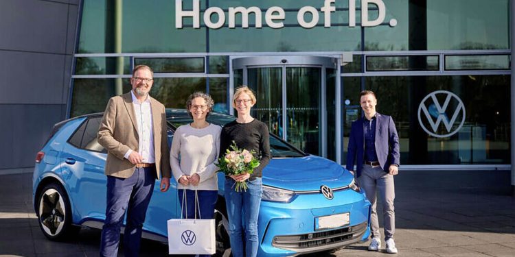 Volkswagen 2 millones entregado a pareja