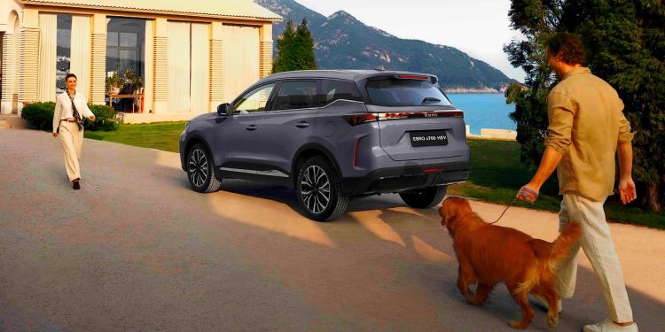 La gama Ebro híbrida enchufable rebaja su precio con el nuevo Plan Auto+. Los SUV s700, s800 y s900 reciben descuentos directos y ventajas fiscales adicionales.