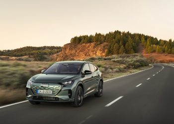 Audi da en el clavo con el nuevo Q4 e-tron: más autonomía, carga bidireccional y ayudas del Plan Auto+