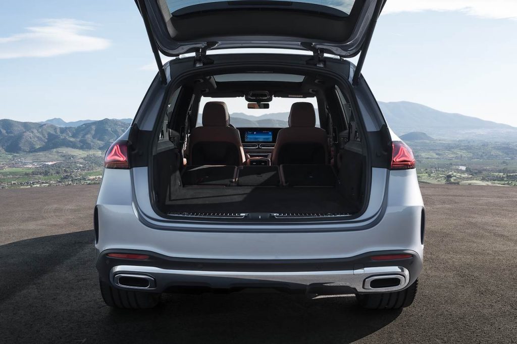 El Mercedes-Benz GLE 2026 mejora su tecnología, confort y la gama mecánica con motores electrificados, más asistentes y cambios en el interior