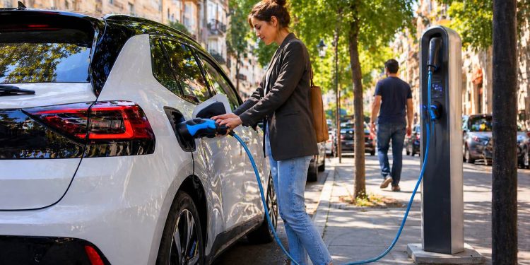Las ayudas al coche eléctrico en Madrid ya se pueden pedir con los plazos cerrados y las cuantías definidas.