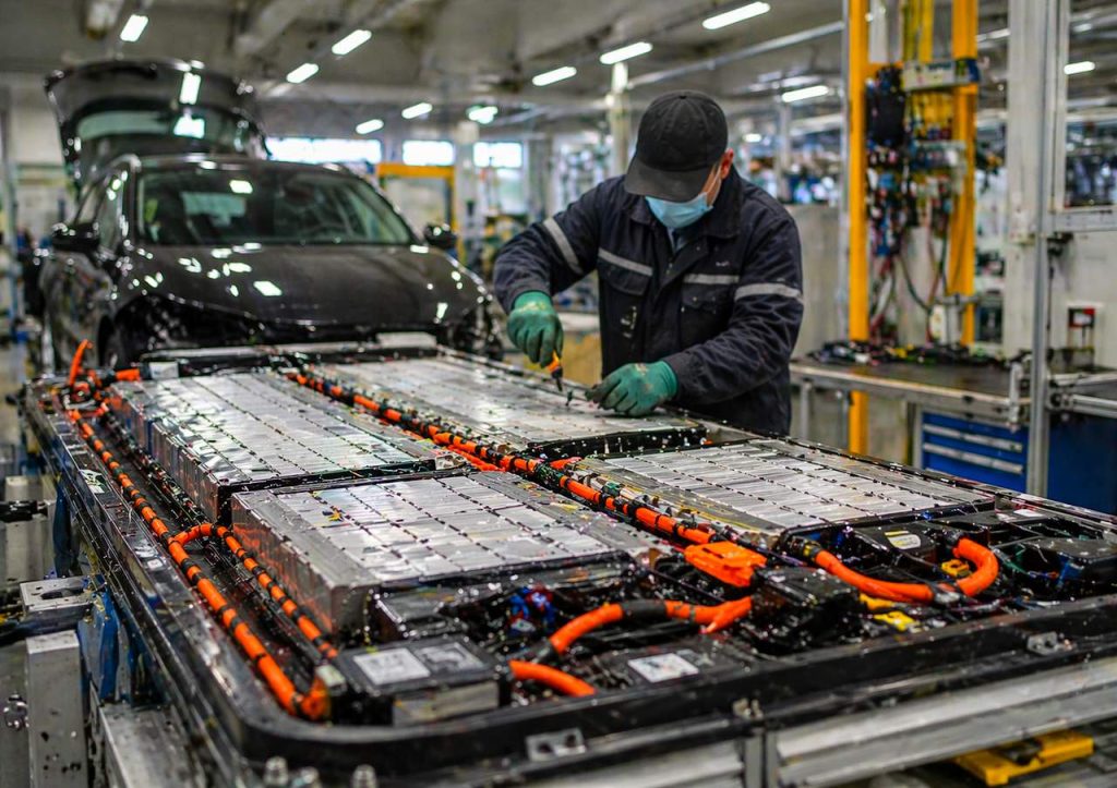 El reciclaje de baterías avanza mientras Japón intenta frenar su dependencia de las importaciones y dar salida al problema de residuos tecnológicos.