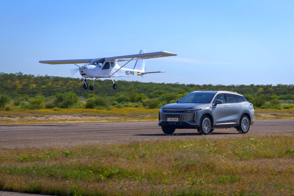El nuevo Omoda 9 SHS híbrido enchufable irrumpe con una tarifa de salida de 42.600 euros que transforma el panorama del transporte sostenible.