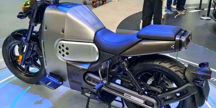 La nueva moto eléctrica de Chery soluciona la falta de enchufes mediante un sistema de autonomía extendida altamente eficiente.