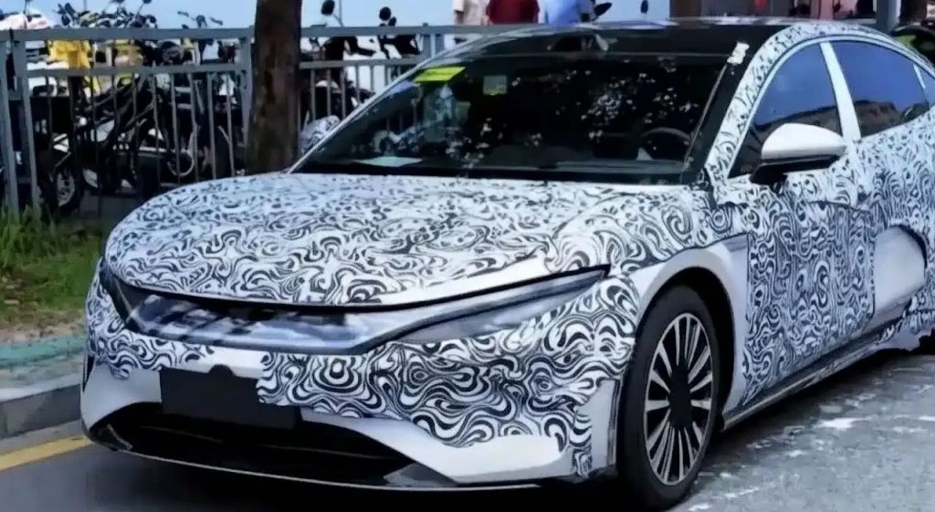 El nuevo BYD Han 9 llegará con LiDAR, batería Blade de segunda generación y variantes PHEV y eléctricas.