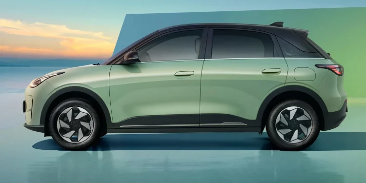 Geely E2 lateral