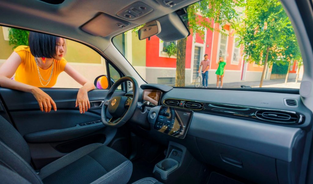El Leapmotor T03 2026 se coloca como una de las opciones más económicas para acceder a un coche eléctrico con etiqueta Cero y circular sin restricciones en las ZBE.