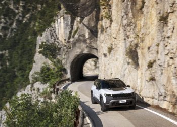 4xe y Long Range: así son las nuevas versiones del Compass que acaba de lanzar Jeep