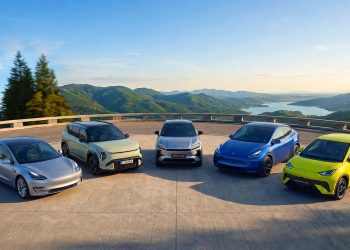 Ranking de coches eléctricos más vendidos en España en 2026, con Tesla, BYD y Kia liderando un mercado que sigue creciendo mes a mes.