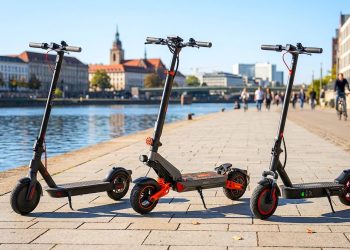 Cuestan menos de 500 euros en AliExpress y tienen batería para rato: 3 patinetes eléctricos que sí están homologados por la DGT