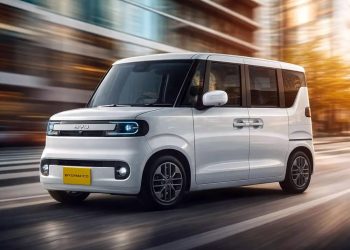 El BYD Racco llega al mercado japonés con 320 km de autonomía y un precio que ronda los 12.000 euros, entrando de lleno en el segmento de los "Kei Cars".