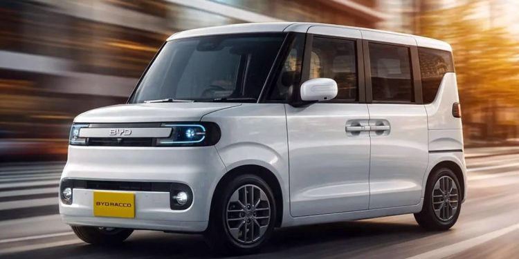 El BYD Racco llega al mercado japonés con 320 km de autonomía y un precio que ronda los 12.000 euros, entrando de lleno en el segmento de los "Kei Cars".