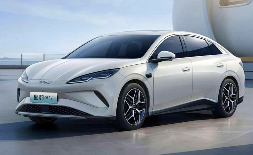 El BYD Seal 06 EV llegará con versiones de 150 y 326 CV, una carrocería de 4,72 metros y un precio que rondaría los 18.000 euros en China.