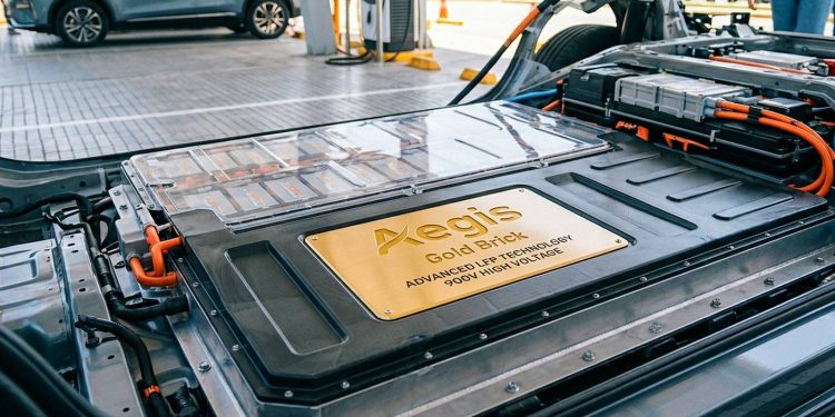 La Batería Aegis Gold Brick de Geely carga en menos de nueve minutos.