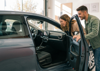 Al 58% de los españoles les preocupa que su coche se quede obsoleto pronto, ¿a ti también?