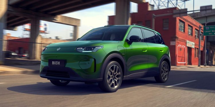 El Leapmotor B03X llega al mercado europeo con un precio desde 17.500 euros y dos opciones de batería para cubrir distintas necesidades de uso.