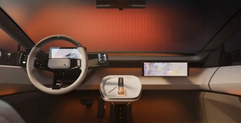 La posibilidad de un Toyota Corolla eléctrico gana fuerza por un detalle visto en el Corolla Concept de 2025, que incorporaba una toma de carga.